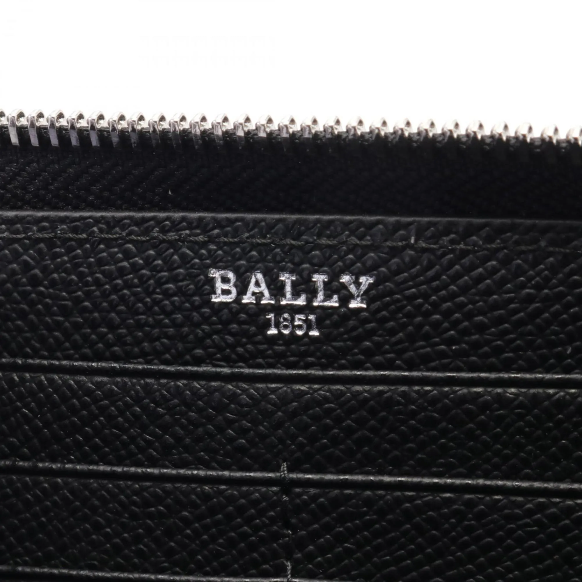Bally  Navy  Leather Long Wallet (Bi-Fold) (Pre-Owned)