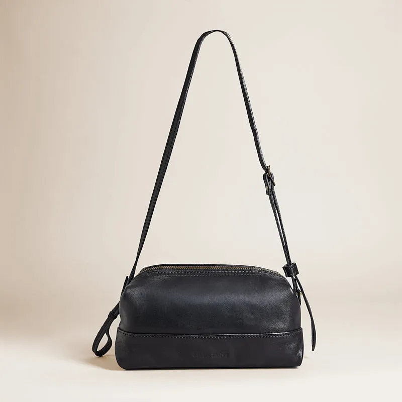 Bon Bon East West Baguette - Leather Black