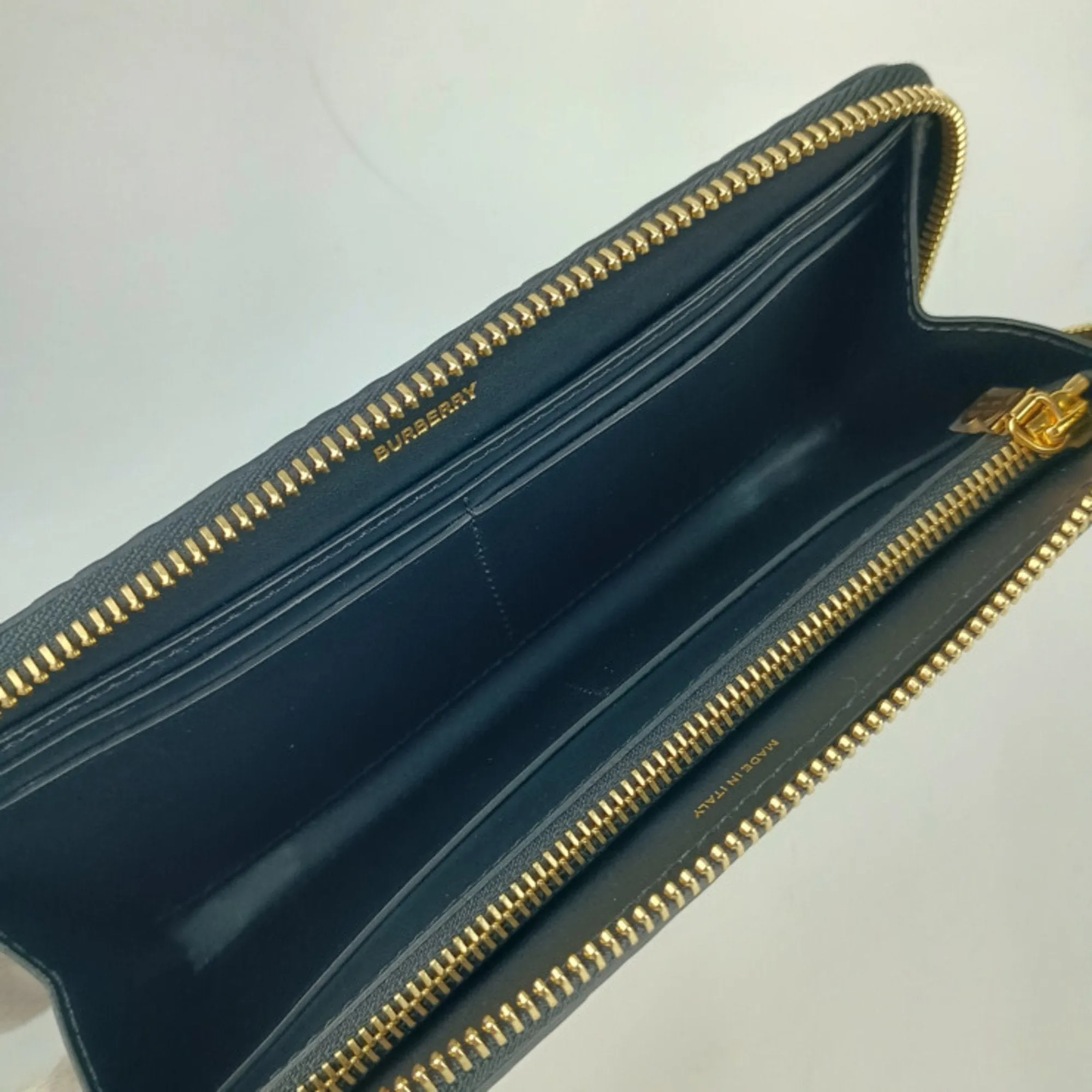 Burberry Wallet (Bi-Fold) (Pre-Owned)