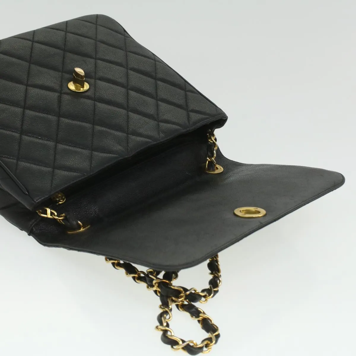 CHANEL Big Matelasse Turn Lock Shoulder Bag Caviar Skin Black CC Auth 32155A