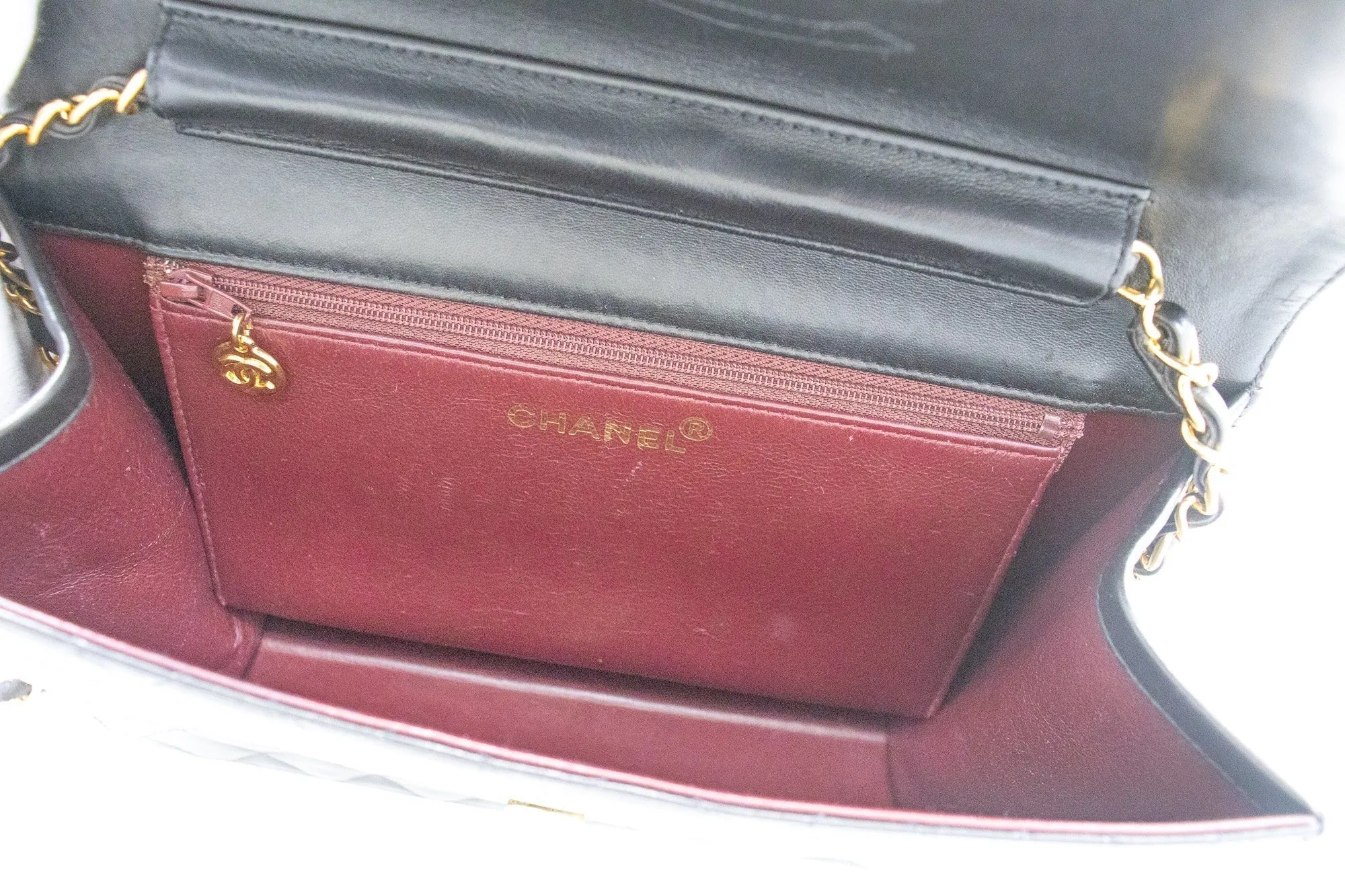 CHANEL Chain Shoulder Bag Clutch Black Quilted Flap Lambskin Purse j78