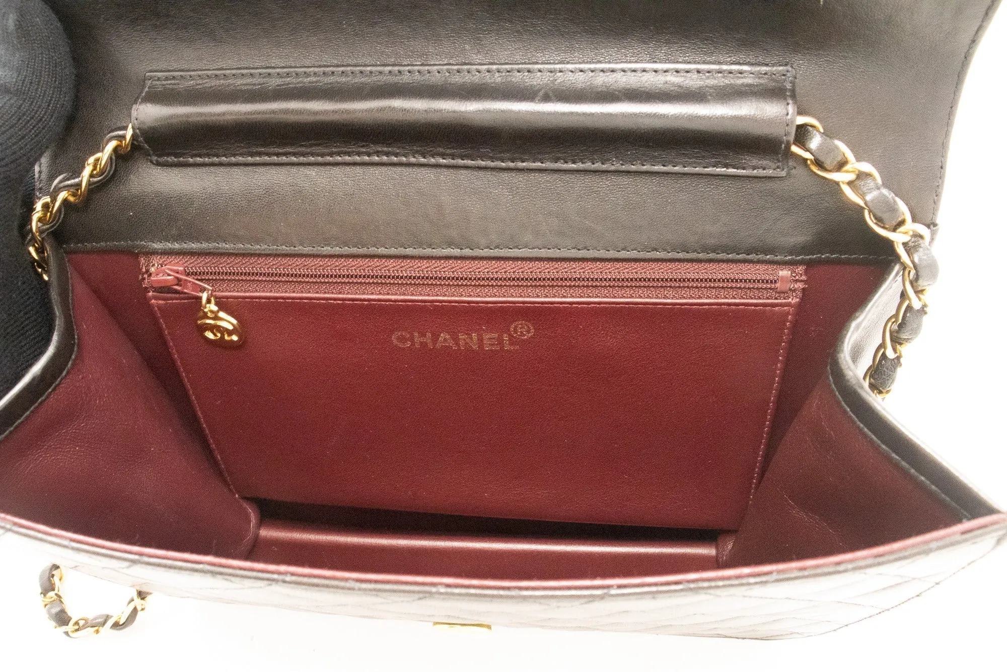 CHANEL Chain Shoulder Bag Clutch Black Quilted Flap Lambskin Purse j98