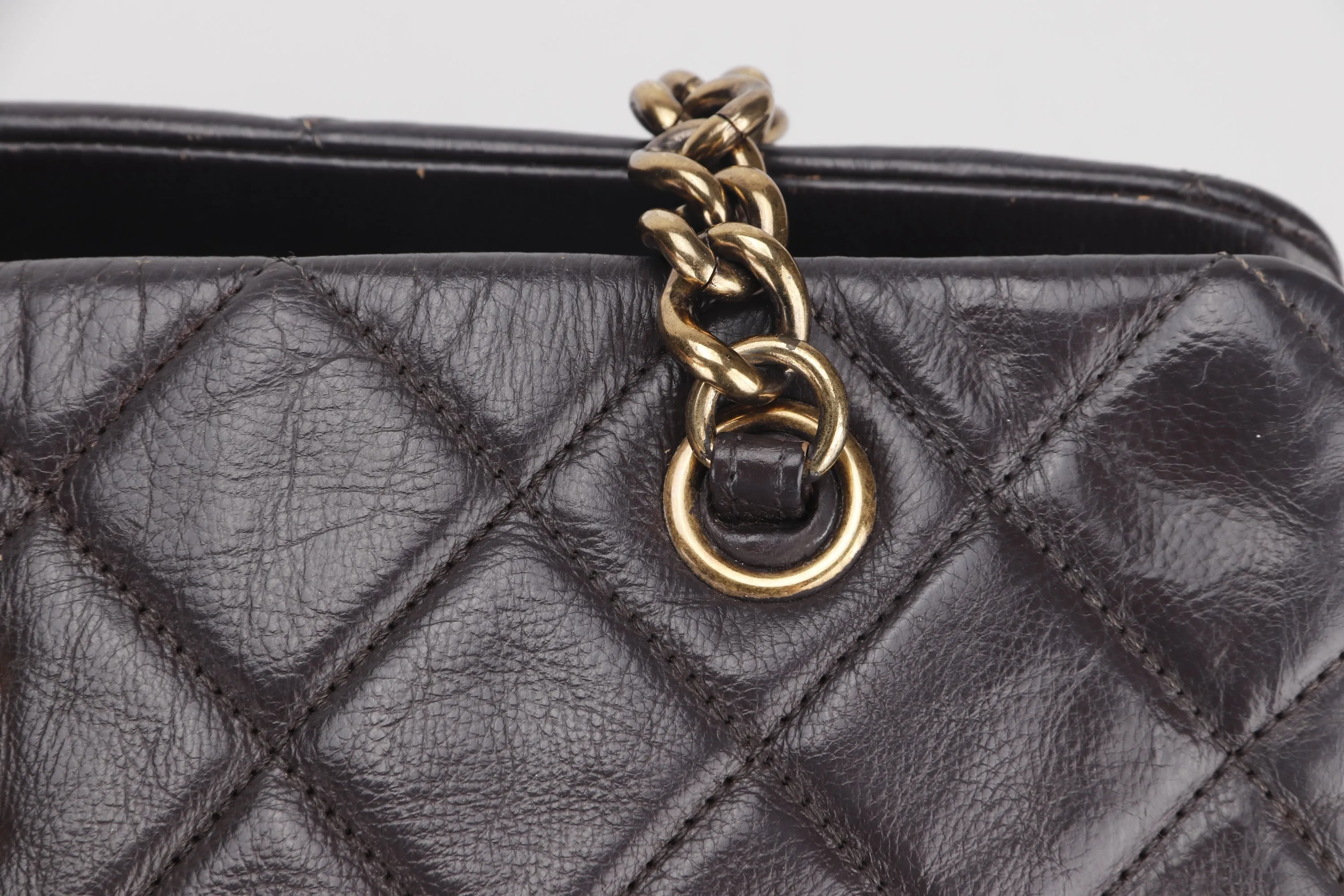 CHANEL QUILTED MATELASSE LAMBSKIN CC LOGO SHOULDER BAG (1739xxxx) GOLD HARDWARE, NO  & DUST COVER