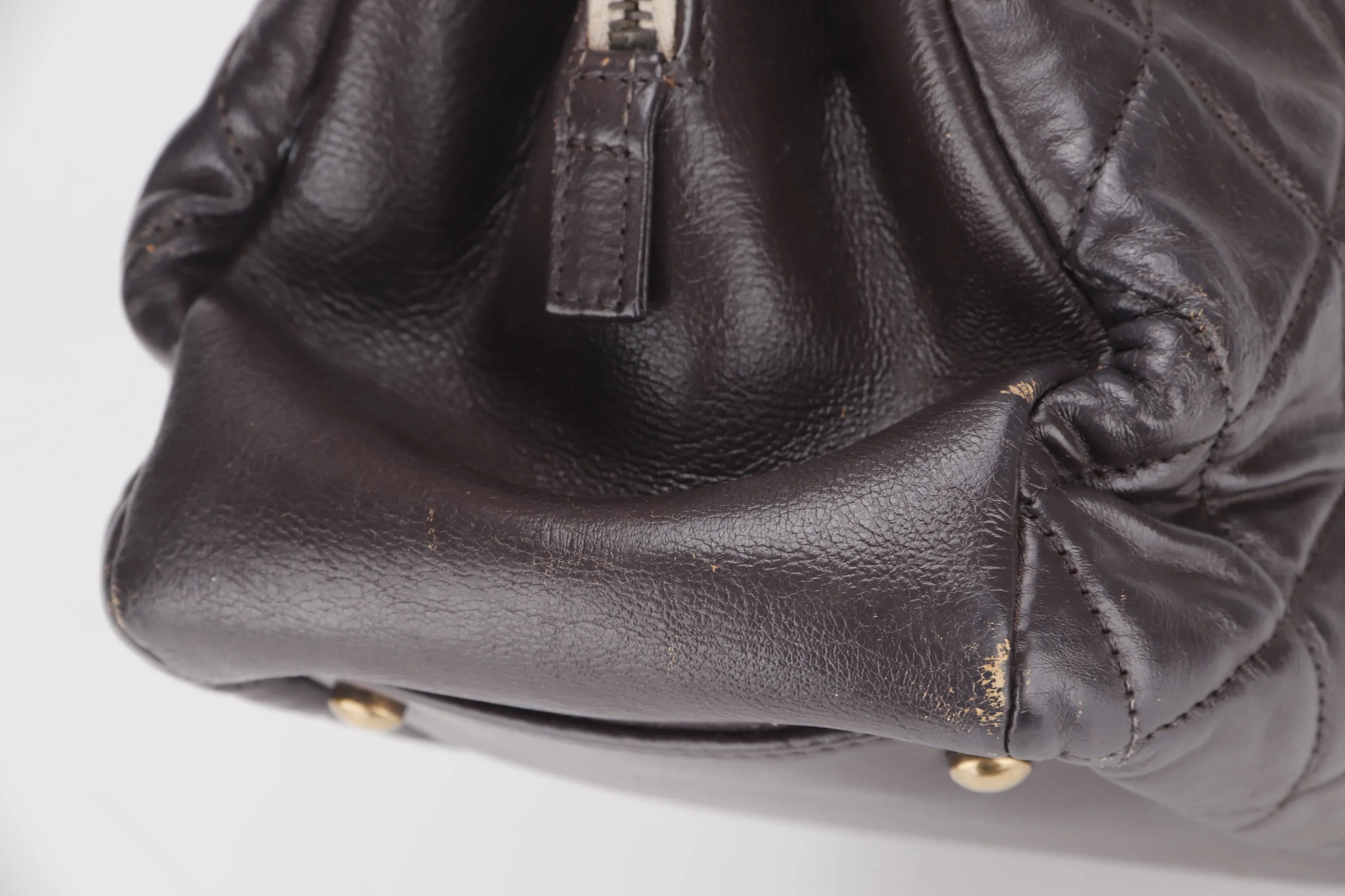 CHANEL QUILTED MATELASSE LAMBSKIN CC LOGO SHOULDER BAG (1739xxxx) GOLD HARDWARE, NO  & DUST COVER