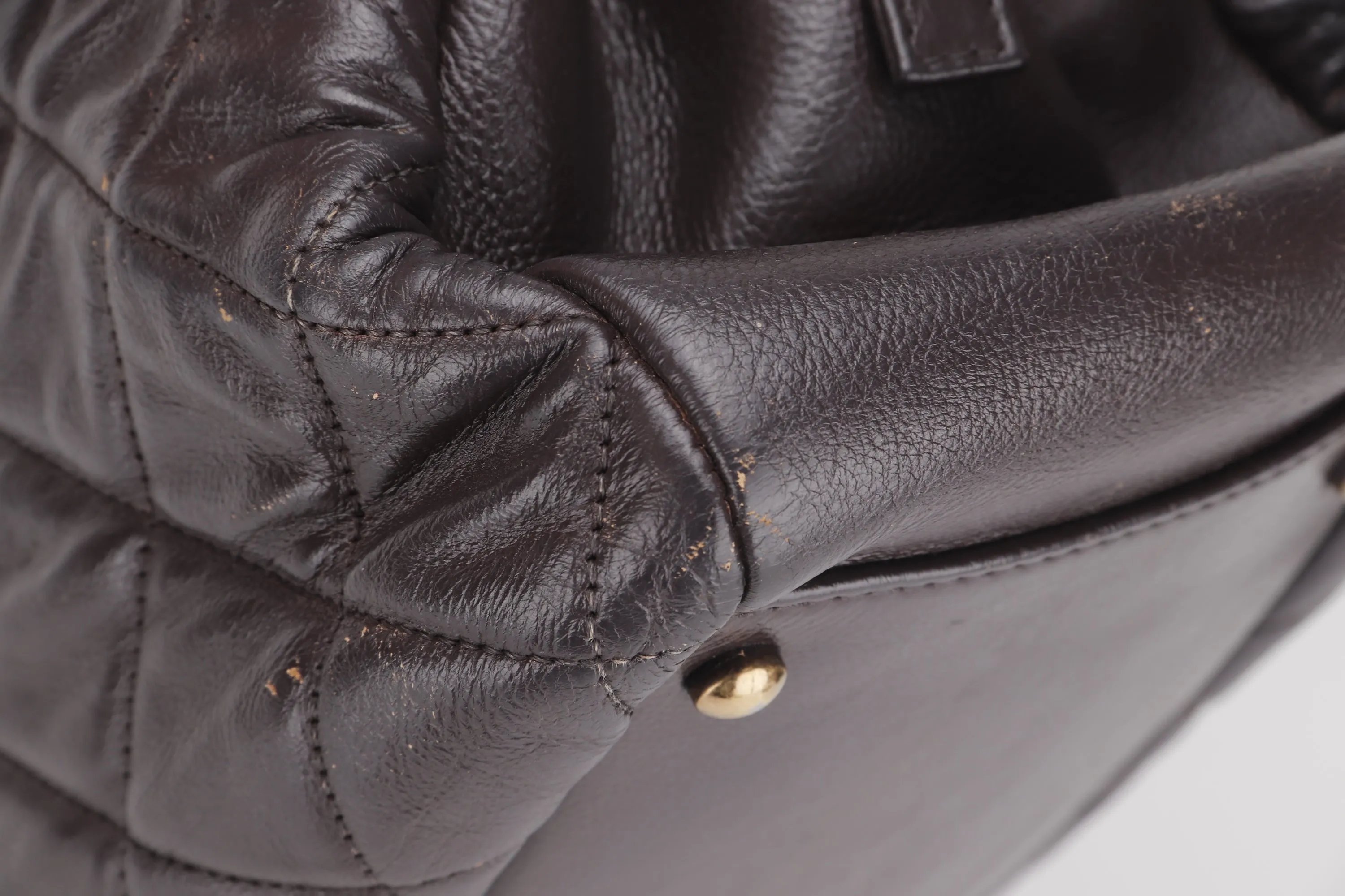 CHANEL QUILTED MATELASSE LAMBSKIN CC LOGO SHOULDER BAG (1739xxxx) GOLD HARDWARE, NO  & DUST COVER