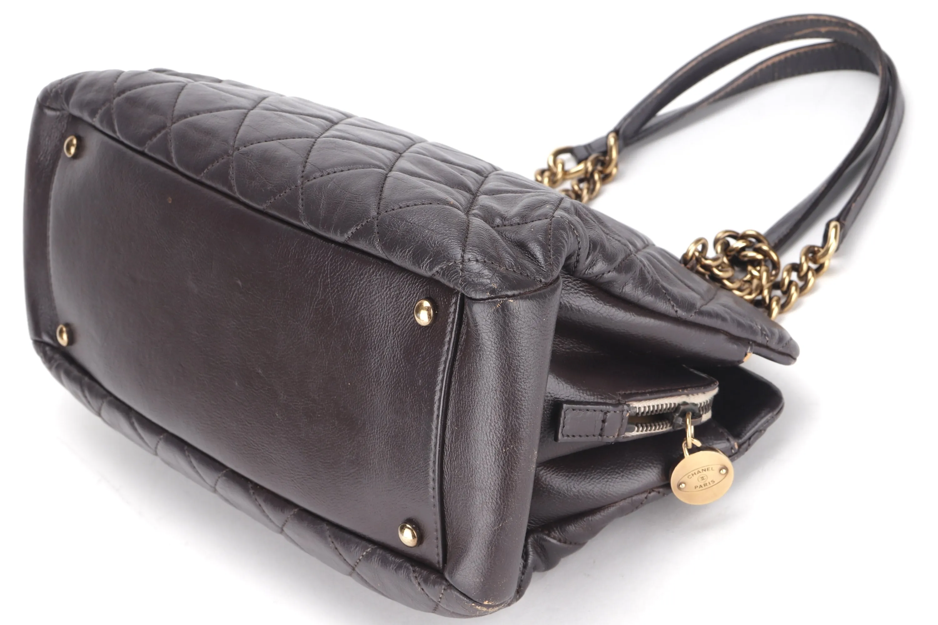 CHANEL QUILTED MATELASSE LAMBSKIN CC LOGO SHOULDER BAG (1739xxxx) GOLD HARDWARE, NO  & DUST COVER
