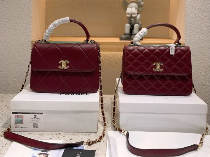 Chanel woman Shoulder handbag