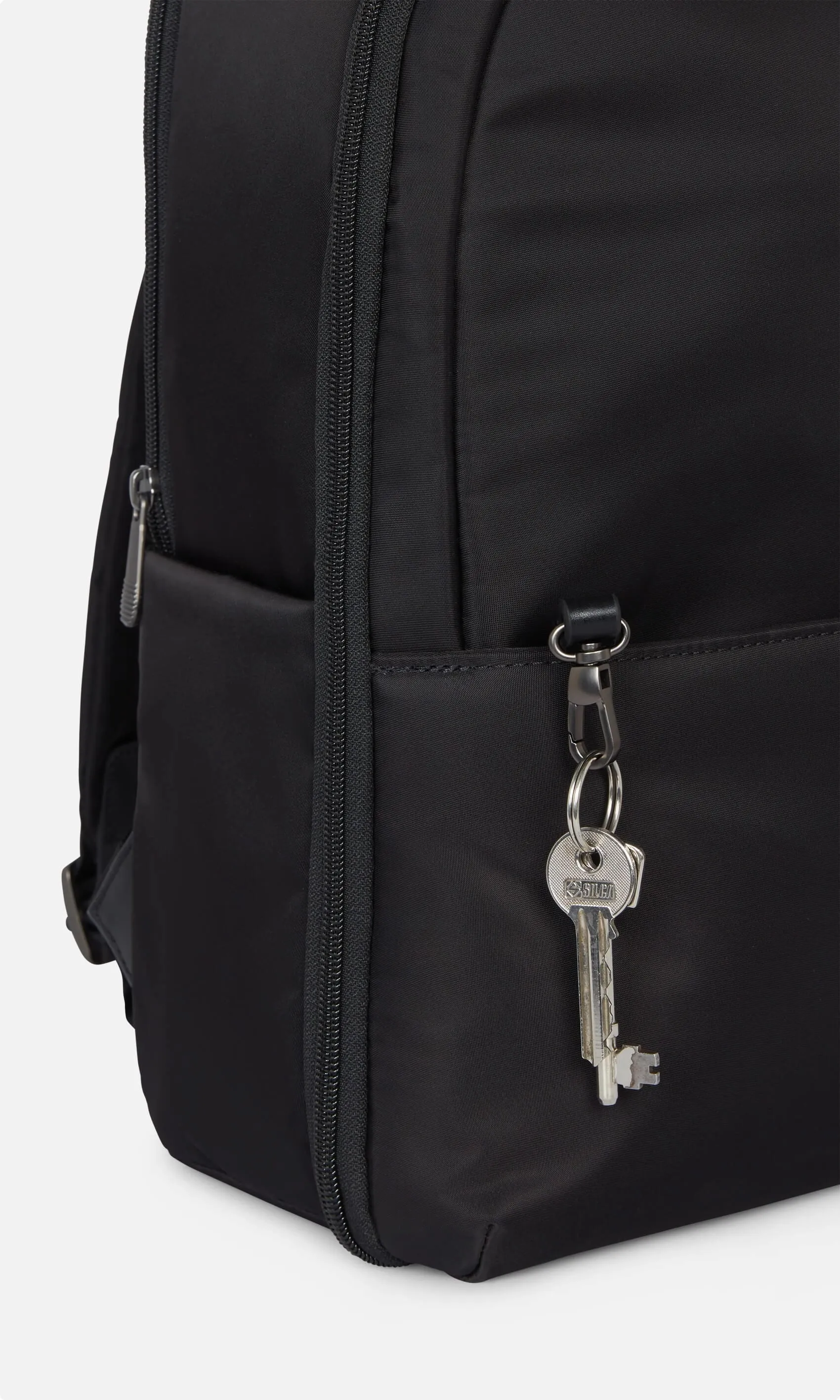 Chelsea Backpack in Black