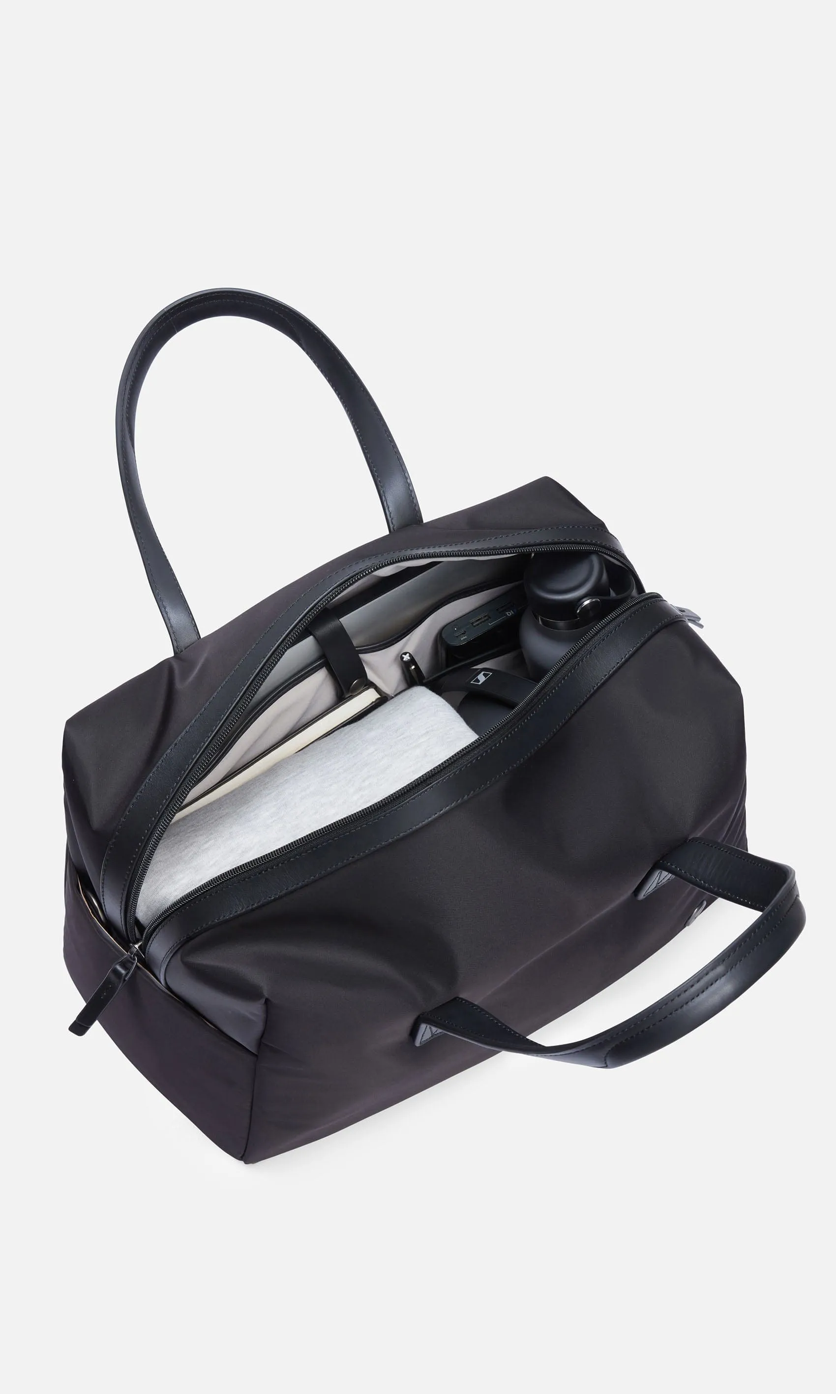 Chelsea Overnight Bag in Black