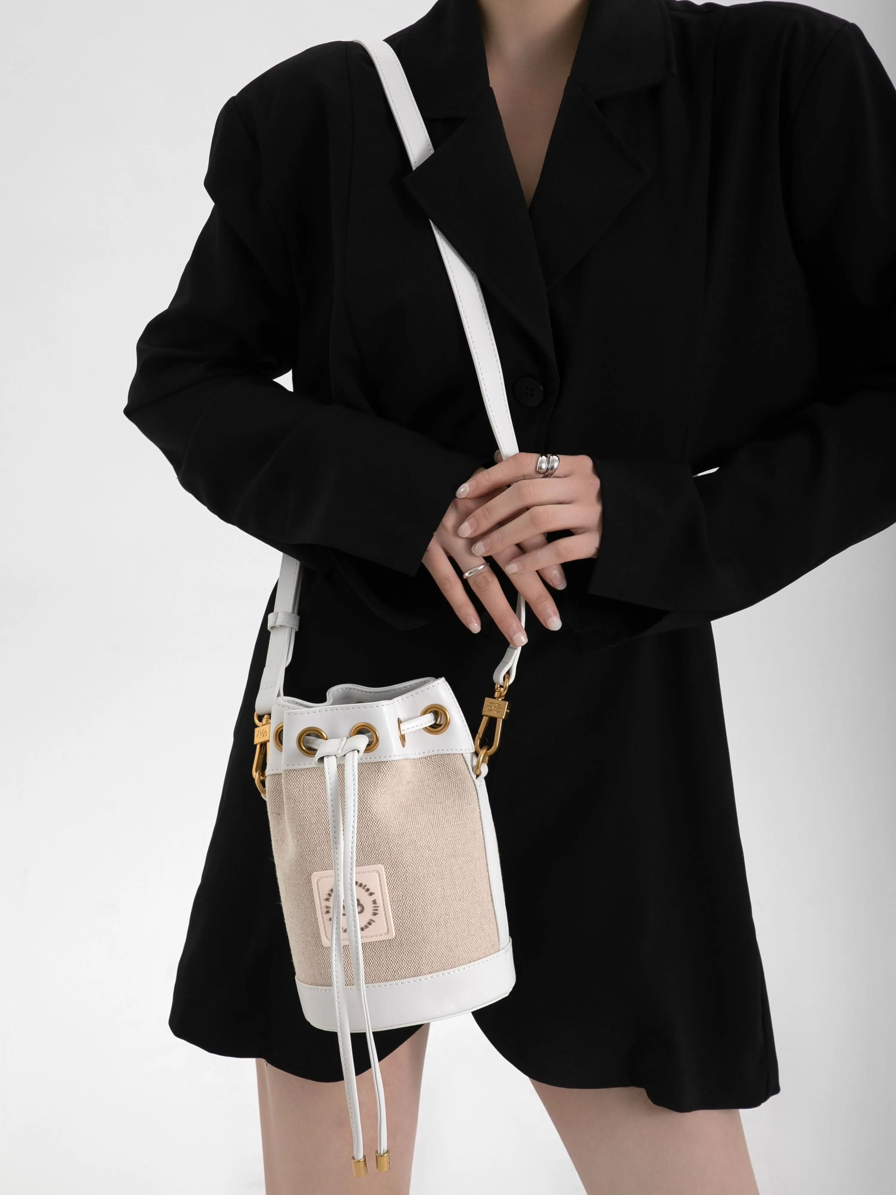 Deron Collection WHITE