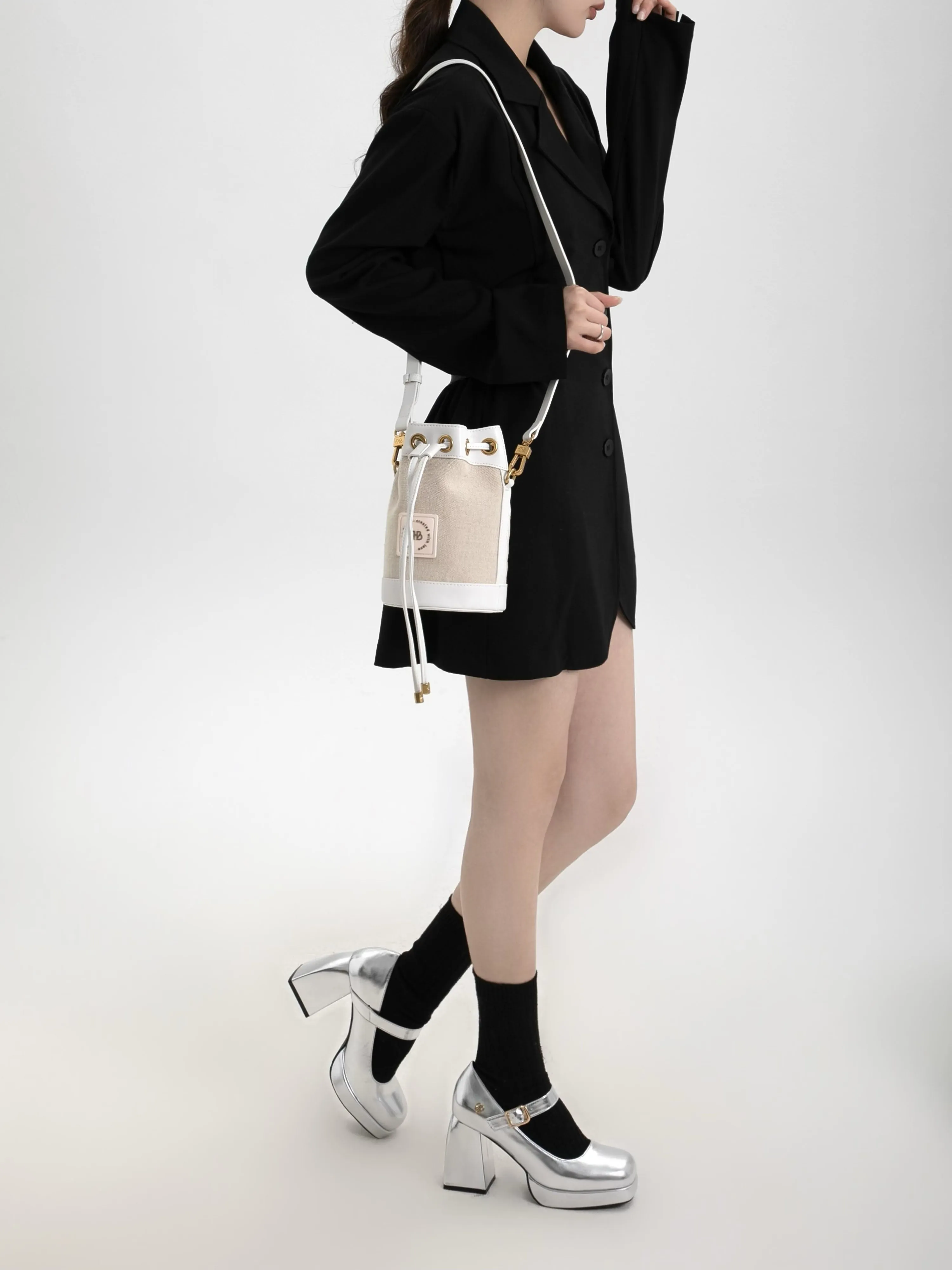 Deron Collection WHITE