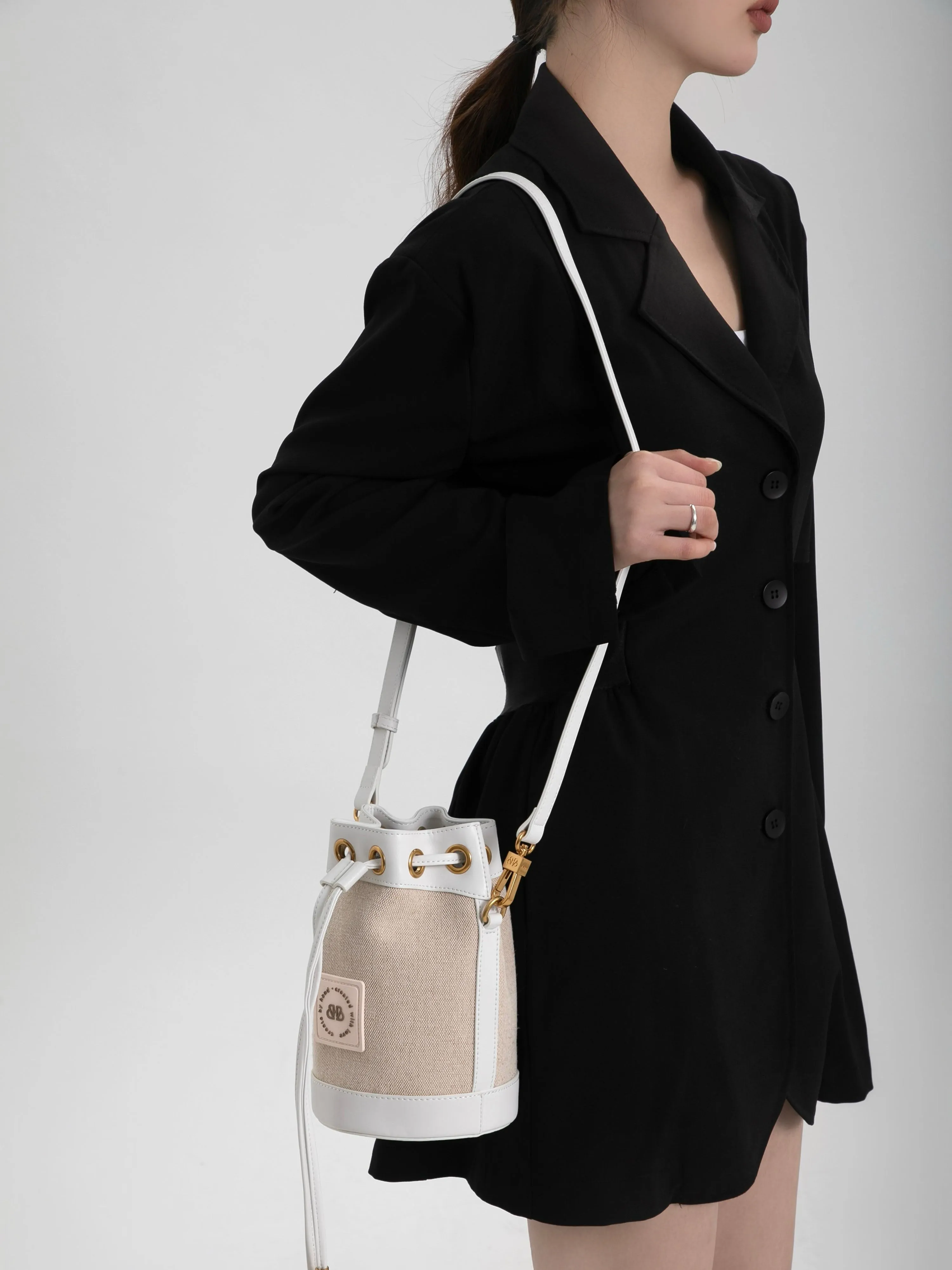 Deron Collection WHITE