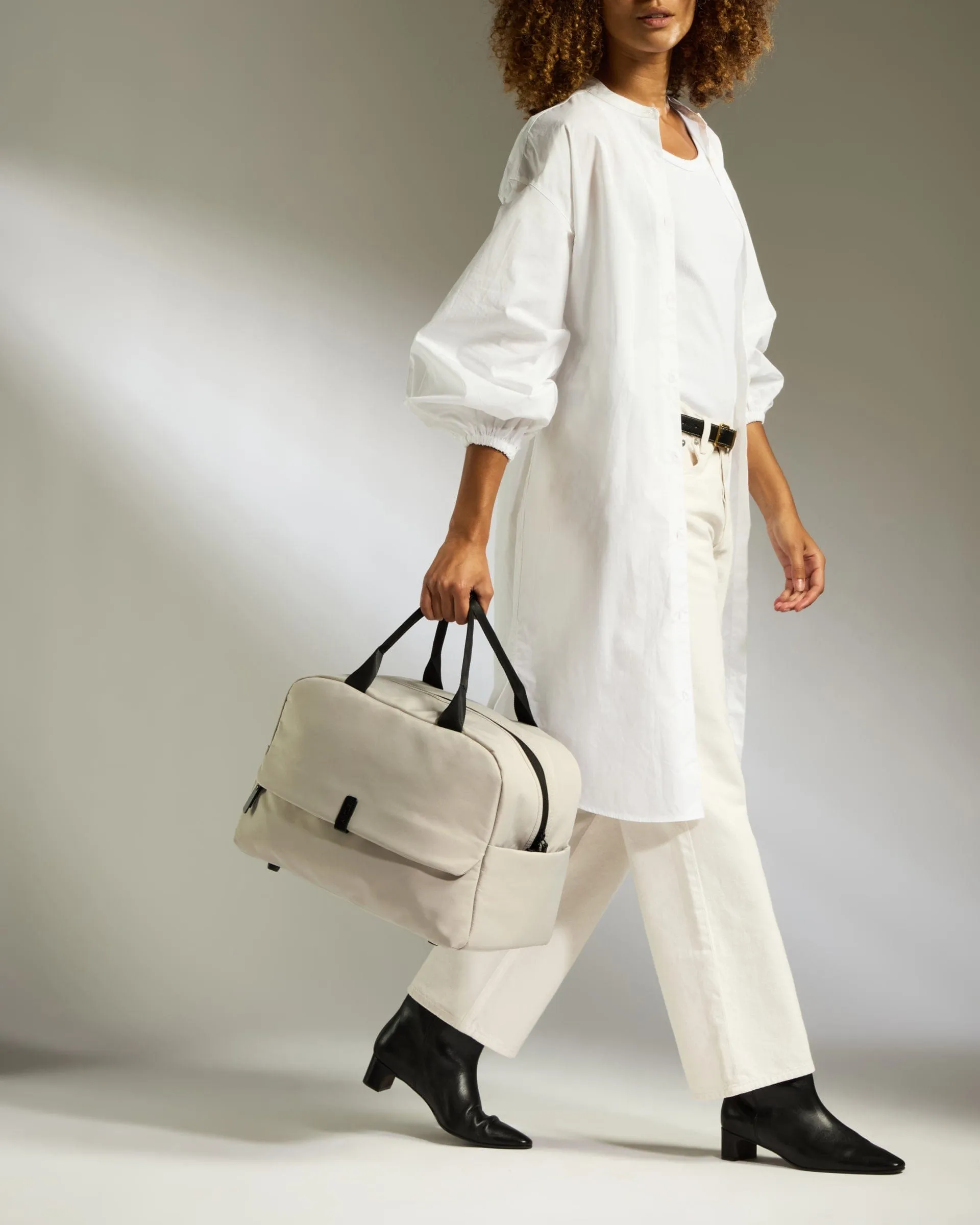 Essential Overnight Bag in Taupe