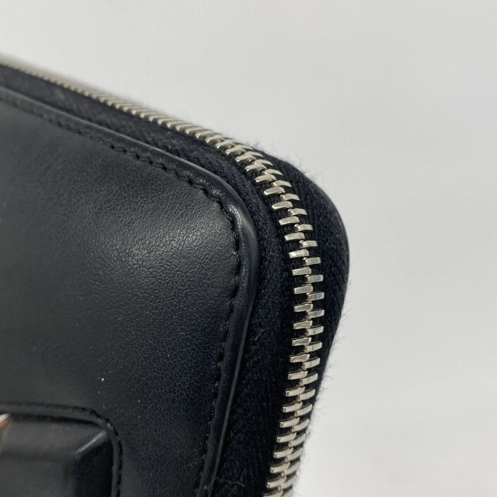 Fendi Leather Long Wallet (Bi-Fold) (Pre-Owned)