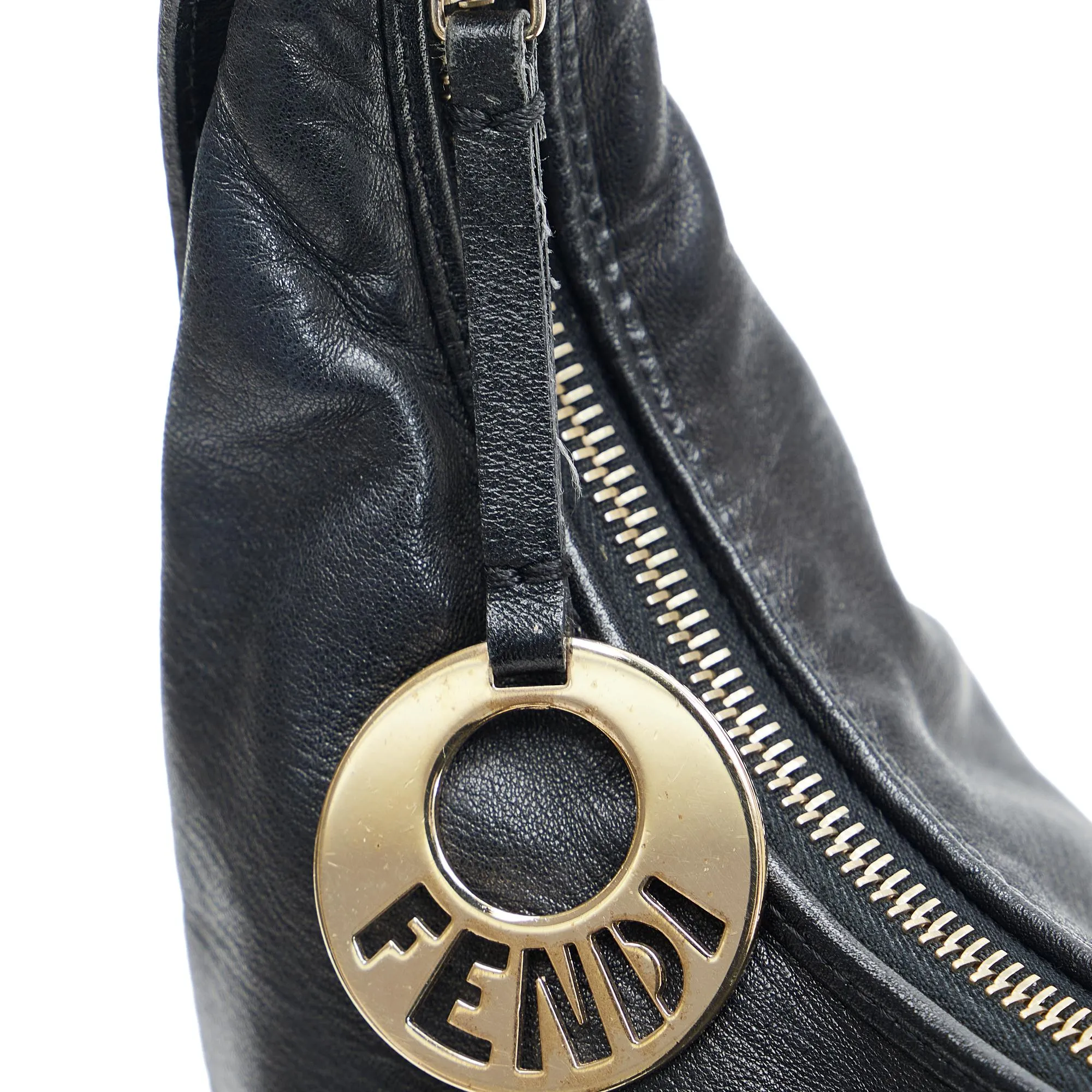 Fendi Leather Shoulder Bag (SHG-xQ5ZgR)
