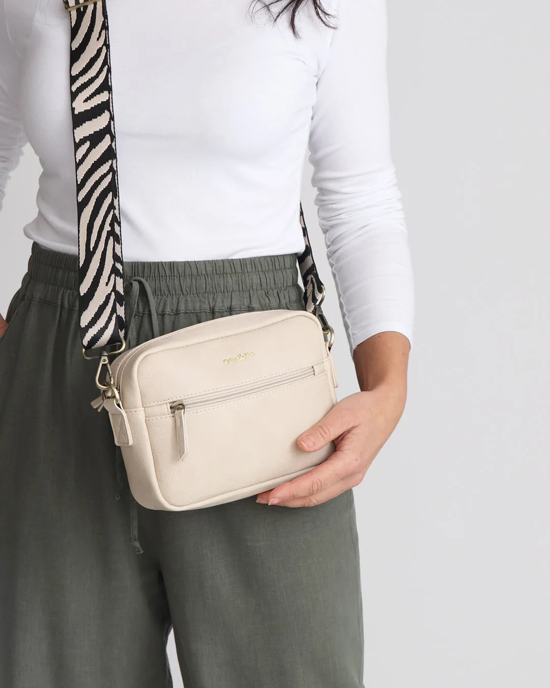 Gigi Crossbody - Pebble