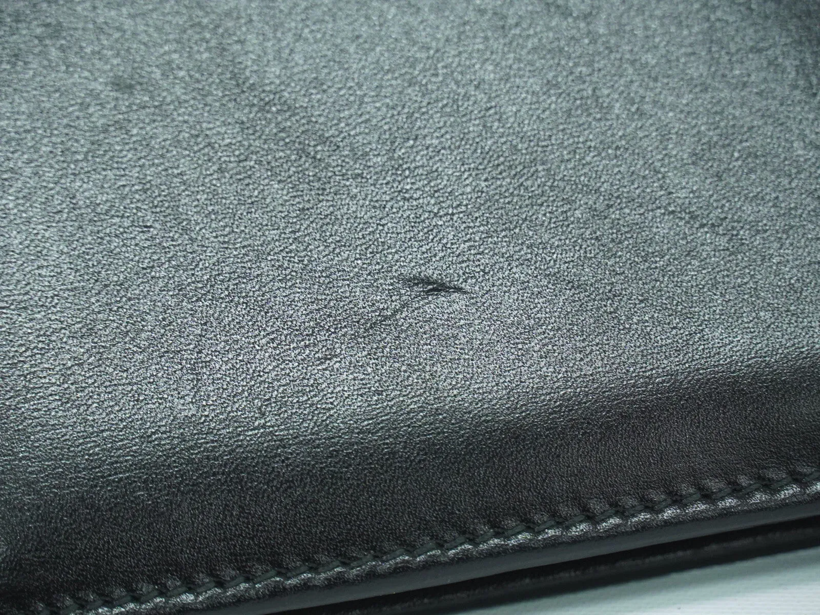 Gucci Leather Wallet (Pre-Owned)