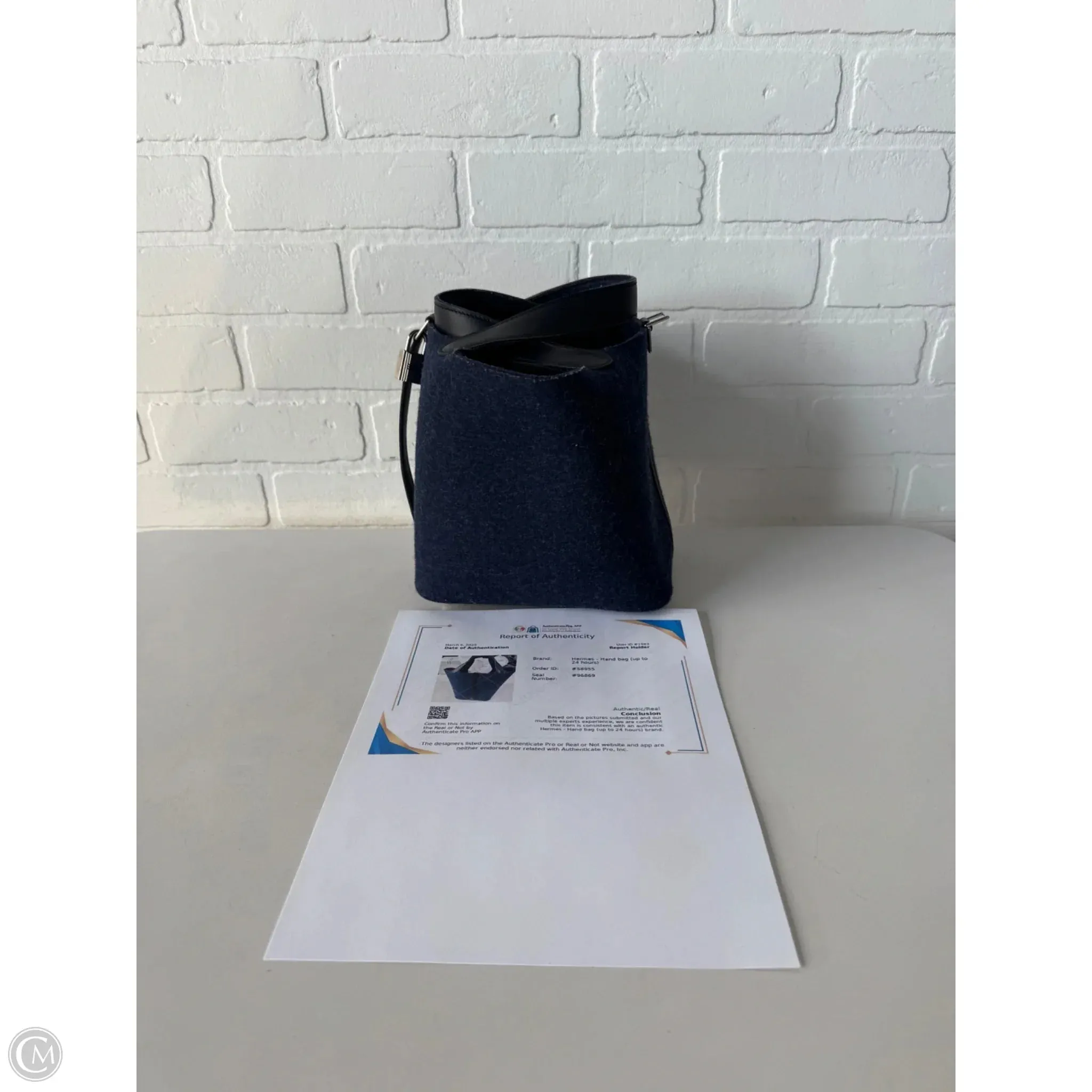 Handbag Luxury Designer By Hermes, Size: Medium