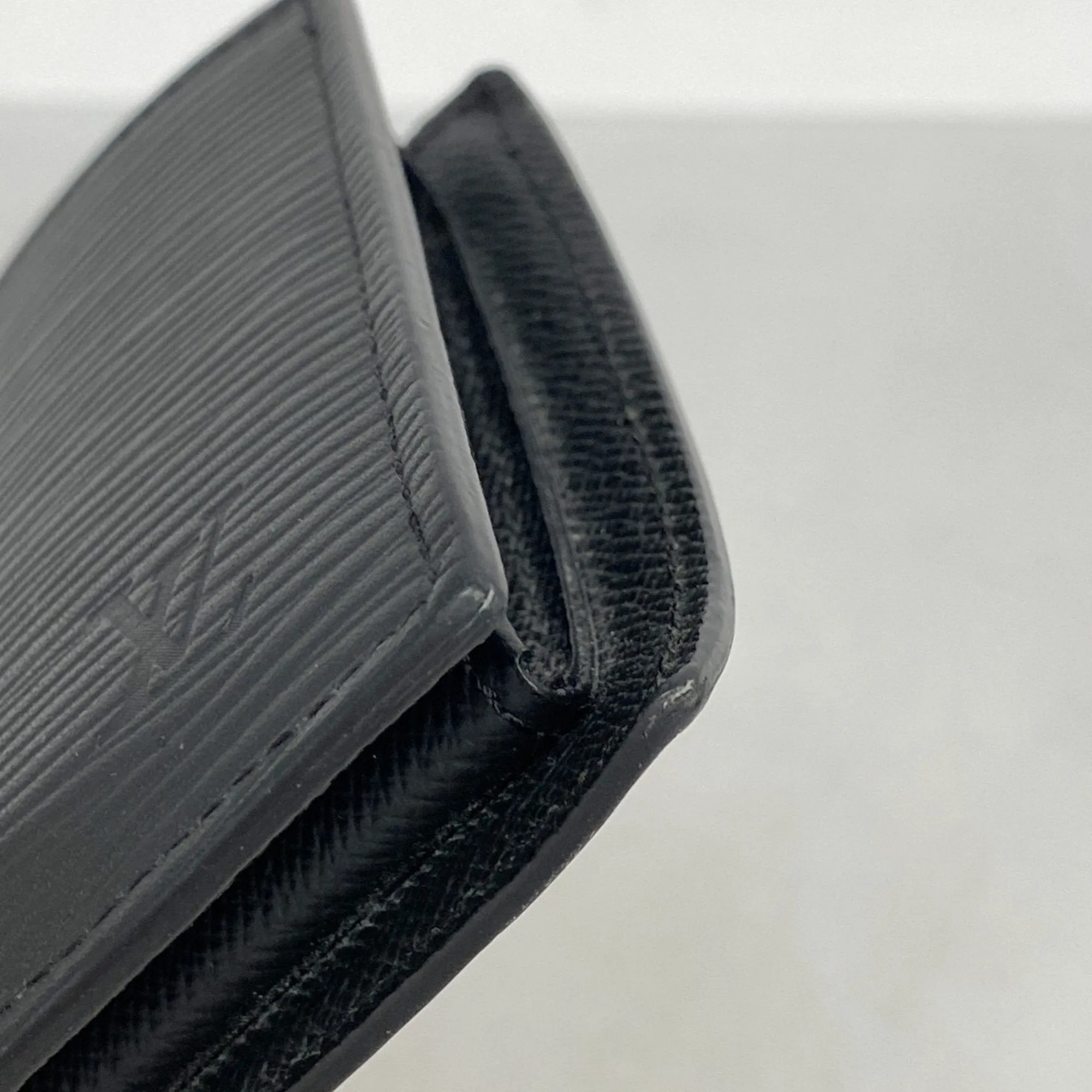 Louis Vuitton Wallet (Bi-Fold) (Pre-Owned)