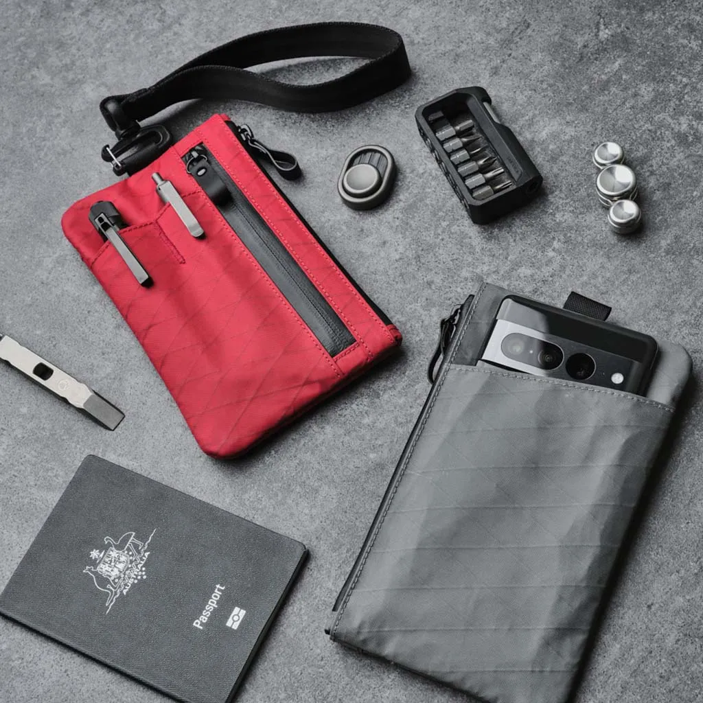 Zip Clutch